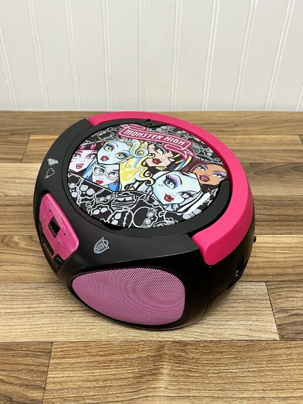 Monster High Pink CD Boombox Portable Player Radio 56049-TRU 2014 TESTED WORKS - Picture 7 of 12